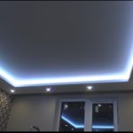 Видео: Ремонт квартир в СПб. Монтаж потолочного короба с подсветкой