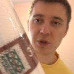 Видео: Ремонт Квартиры: 14 - Натяжной потолок, освещение, ламинат
