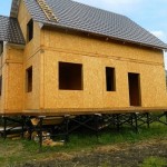 Каркасный дом на винтовых сваях